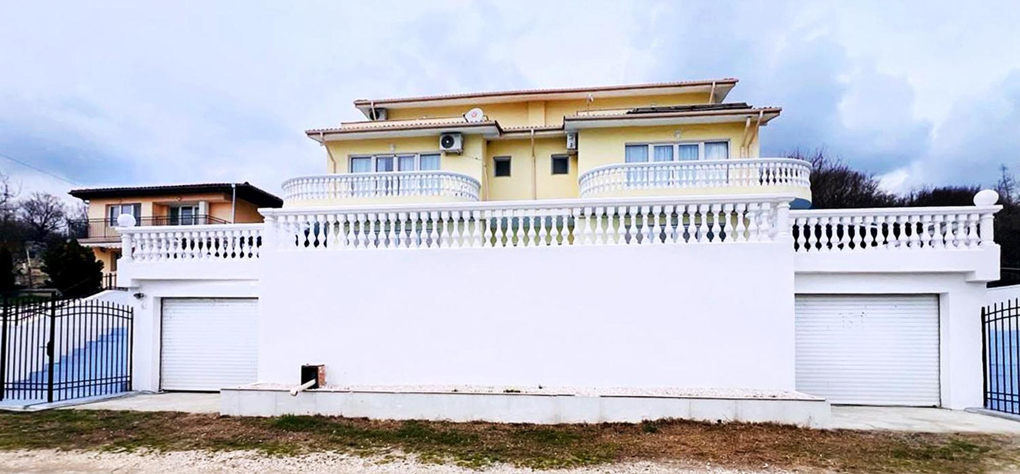 Villa Sorento Italian Neoclassica Baltsjik Buitenkant foto