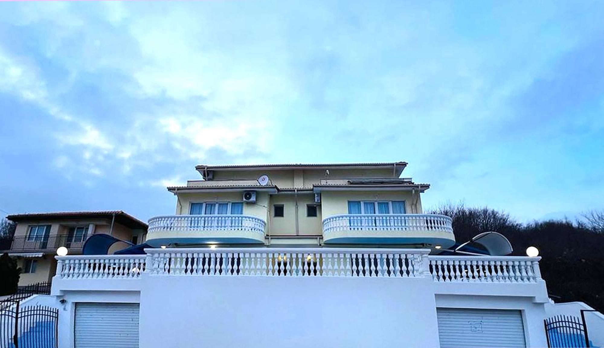 Villa Sorento Italian Neoclassica Baltsjik Buitenkant foto